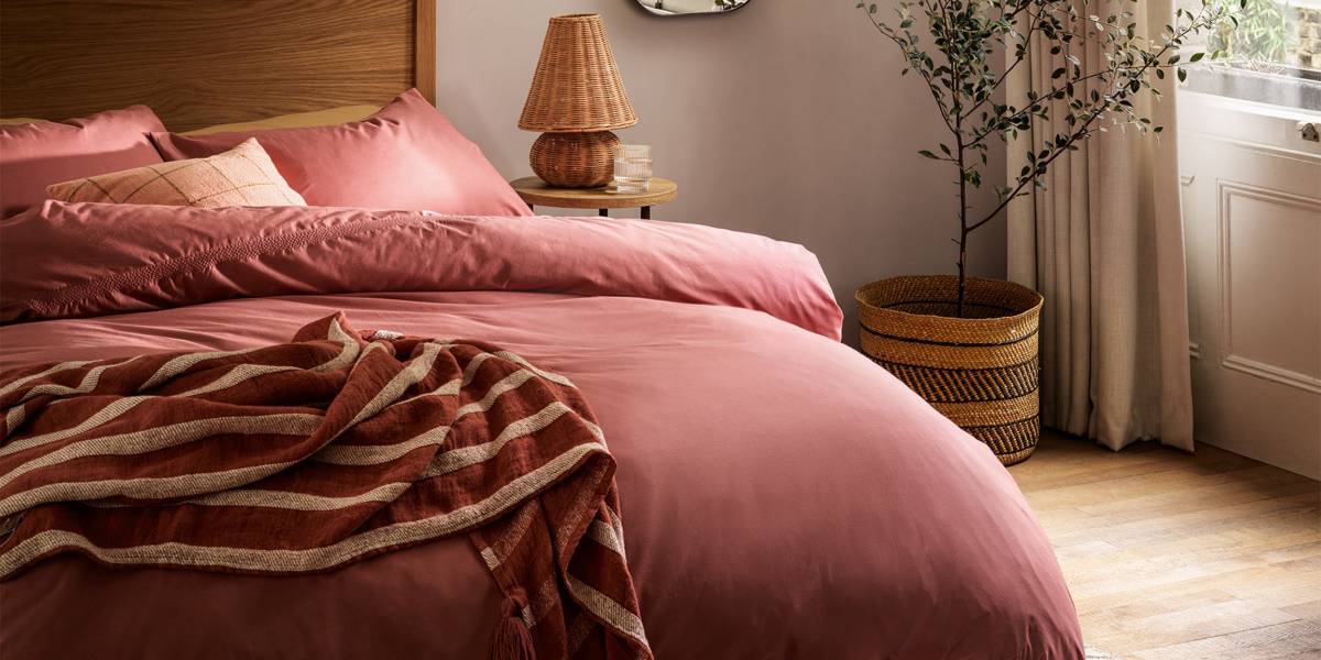 Red-toned bedding
